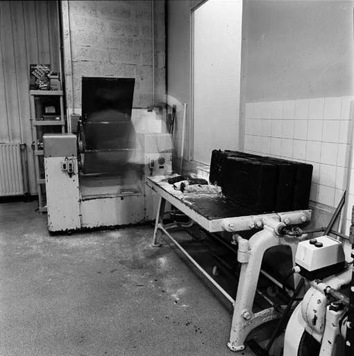 Pâte d'amande, stockage des matières première
