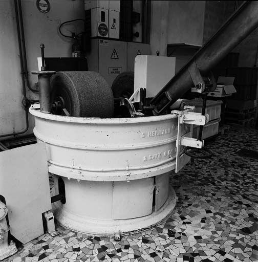 Concasseur, pâte à praline : de marque G. Herman-Paris