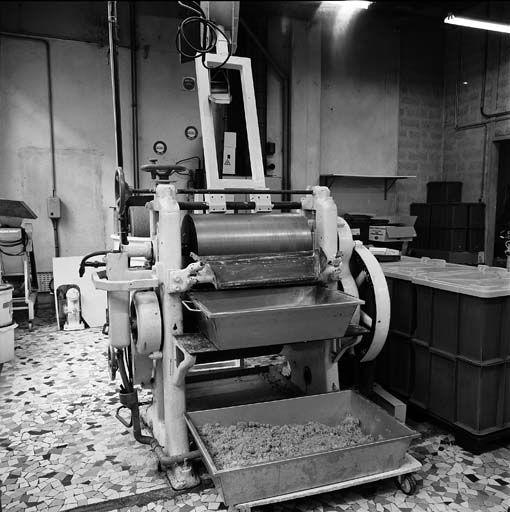 Machine à pâte de pralinées (rez-de-chaussée)