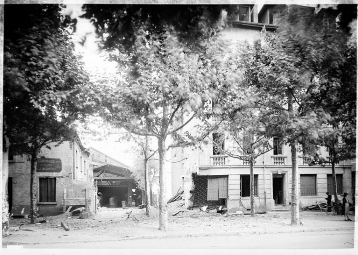 Bombardement de Lyon par l'aviation alliée le 26 mai 1944. Destruction de l'immeuble 81 cours Charlemagne