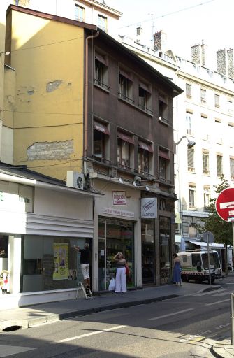Façade sur la rue Paul-Chenavard.