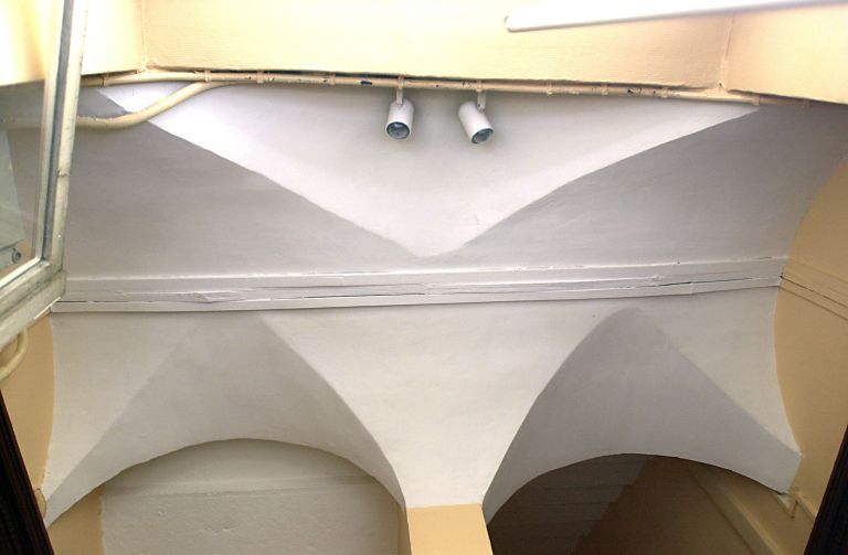 Escalier, voûte d'un palier.