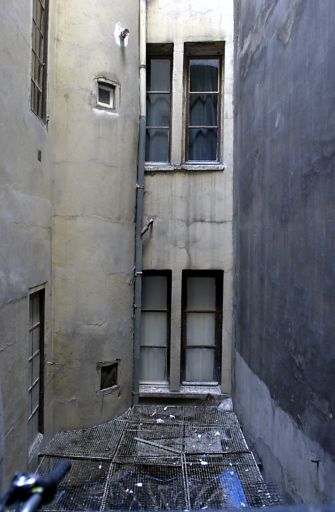 Corps au fond de la 2e cour, élévation des 2e et 3e niveaux.