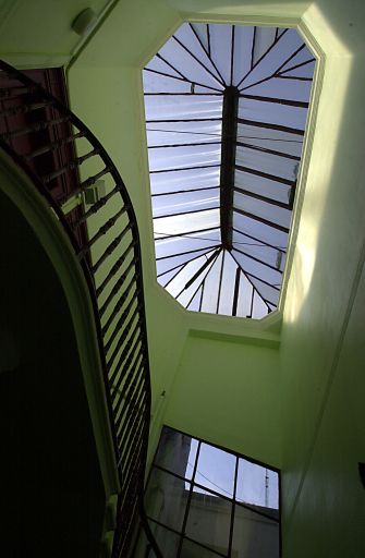 Escalier, vue intérieure de la couverture de la cage.