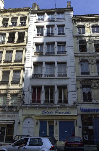 Vue générale de la façade sur rue.