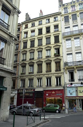 Vue générale de la façade principale.