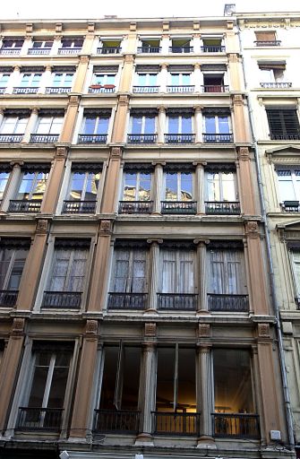 Façade, détail de l'élévation.