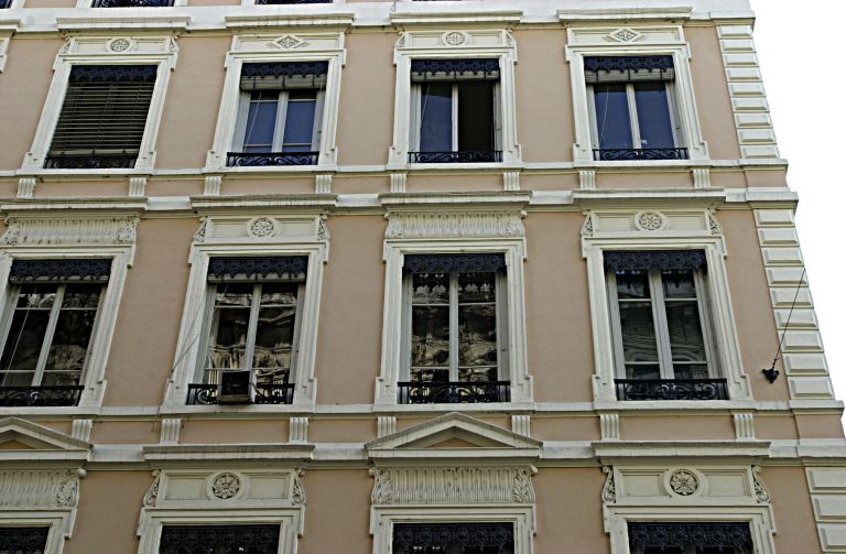 Façade principale, détail du 2e étage.