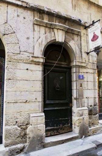 Façade rue Longue, porte.