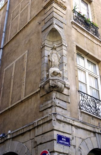 Niche d'angle.