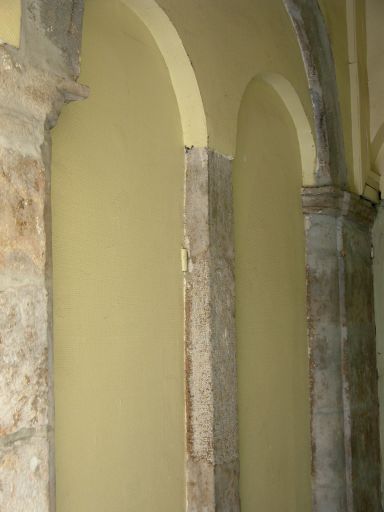 Escalier, palier du rez-de-chaussée, vestiges de l'ancienne cage (côté nord).