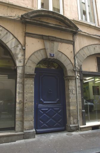 Façade, porte.