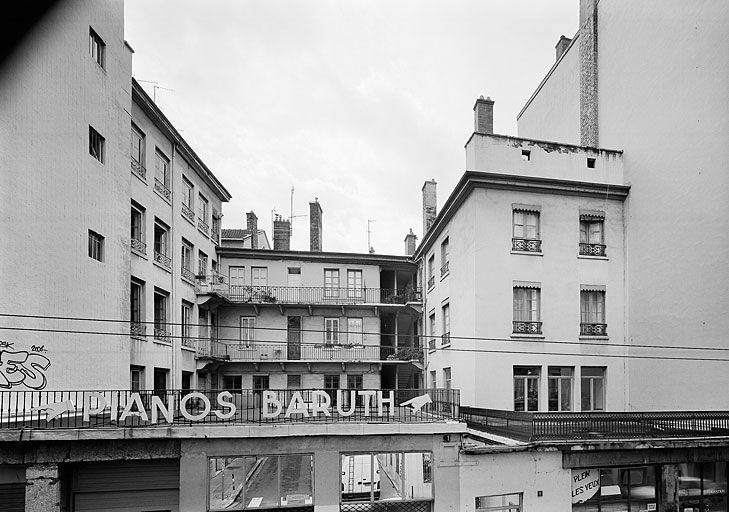 Bâtiment 2, 3 et 4, vue générale depuis la rue Constantine.