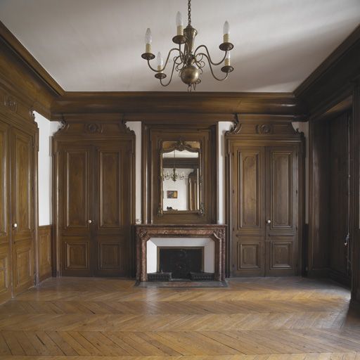 Ancien appartement du curé, grande salle à manger, vue générale.