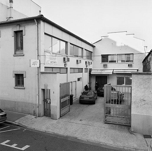 Vue de l'entrée principale