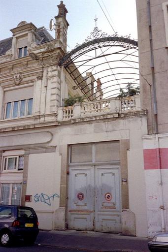 Entrée rue Danton