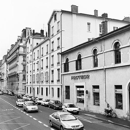 Détail enseigne, vue sud-ouest