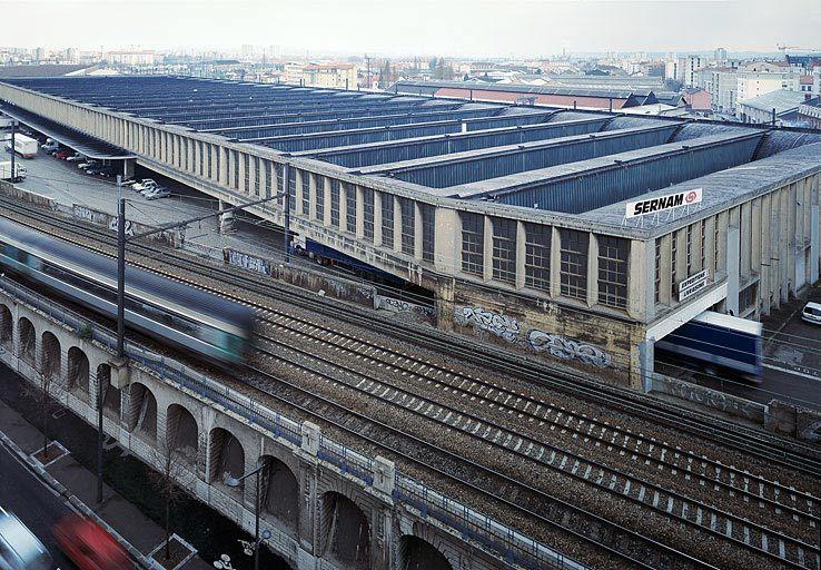 Vue générale de la halle de la Sernam
