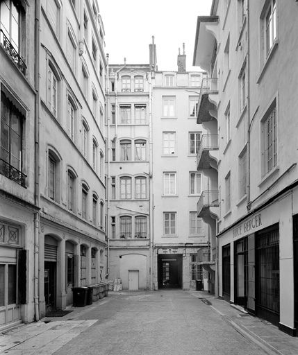 Elévations sur la cour commune.