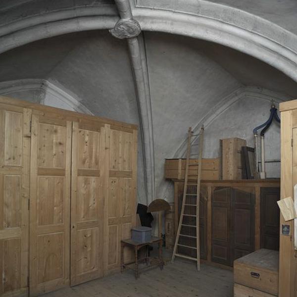 Vue générale de l'étage situé au-dessus de la sacristie annexe 1 (travée I, collatéral sud).