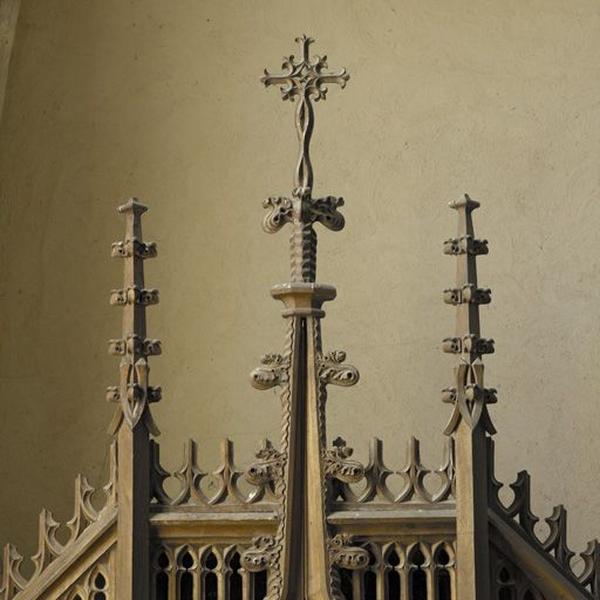 Détail du sommet du confessionnal.