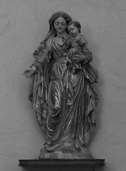 Statue : Vierge à l'enfant