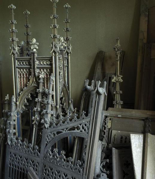 Ancien presbytère, divers éléments d'un tabernacle.