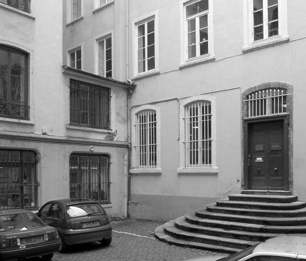 Vue des ateliers sur cour