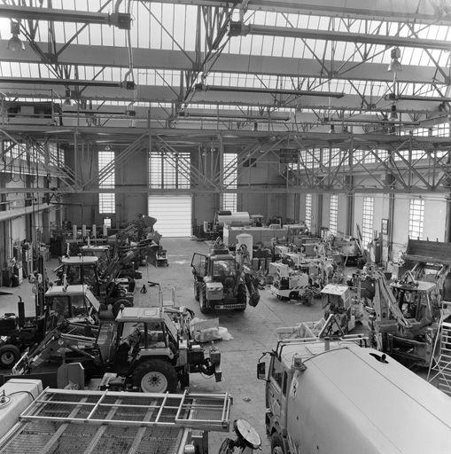 Vue d'ensemble intérieur du grand hall mécanique