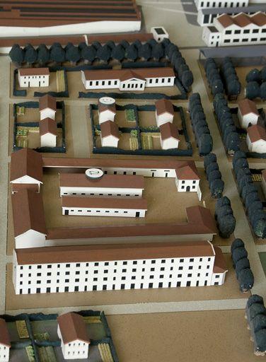 Maquette cité Berliet : la Grande maison, la ferme, et série de maisons doubles