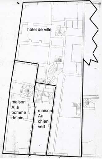 Restitution des divisions parcellaires avant 1604, portée sur un plan du rez-de-chaussée réalisé par les HCL (les limites inconnues sont figurées en zigzag).