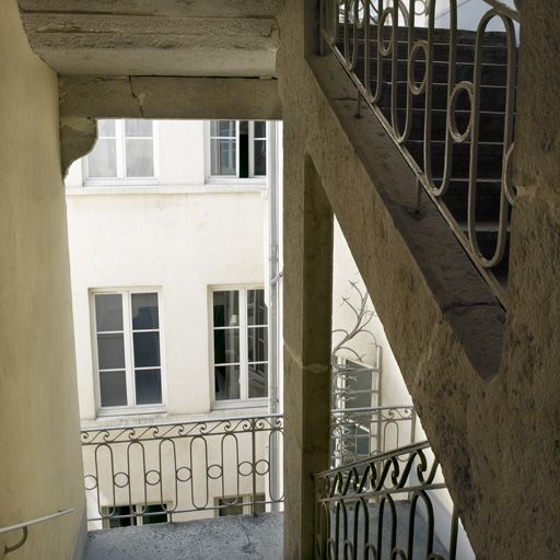 Escalier du premier corps, repos du troisième étage.