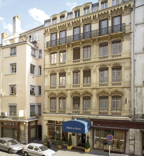 Façade principale sur rue.