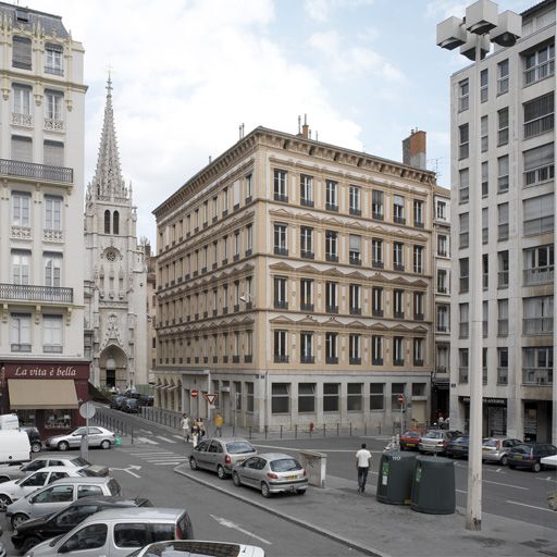 Vue générale depuis la place d'Albon.