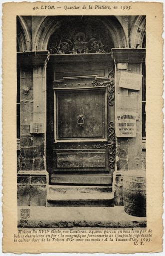 Lyon : - Quartier de la Platière, en 1905. Maison du XVIIe siècle, rue Lanterne, 24, carte postale.