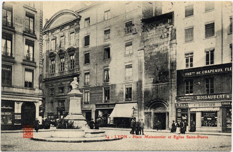 Lyon. Place Meissonnier et Eglise Saint-Pierre, carte postale, 1910.