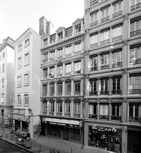 Façade principale, vue générale.