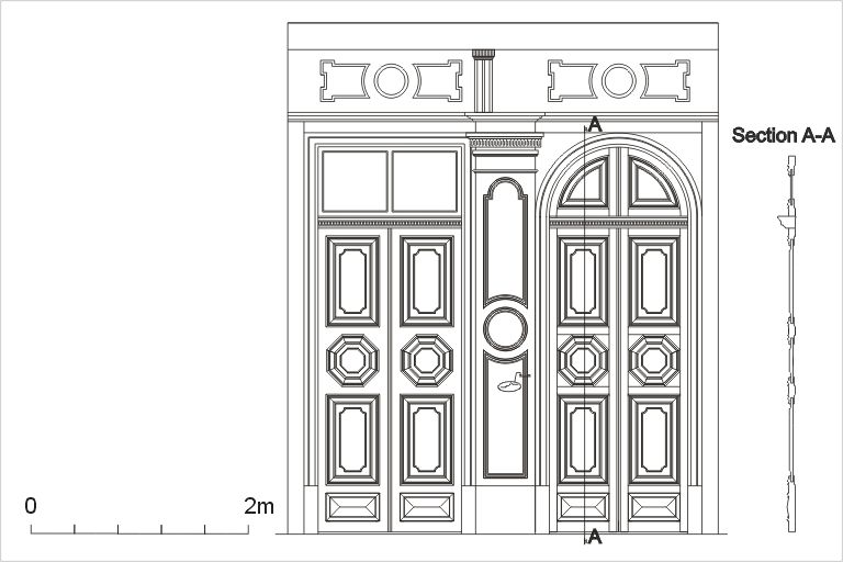 Elévation de la façade principale, détail de la porte (à gauche), d'après un relevé photogrammétrique par A. Bensaci, 2002.