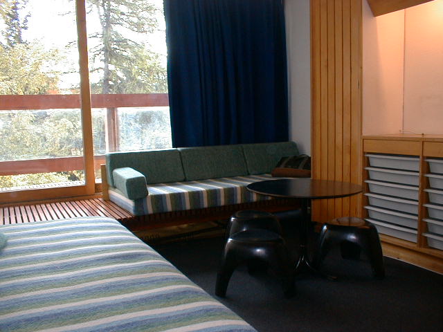 Coin séjour d' une chambre.