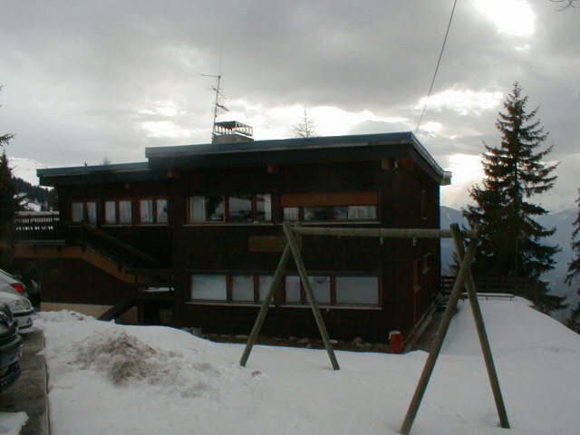 Vue d' ensemble depuis le nord-est.