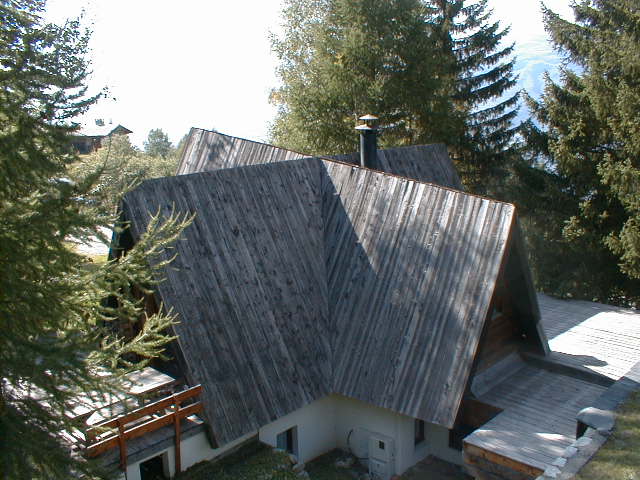 Chalet n° 1. Vue de la toiture.