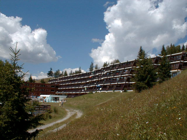 Vue d'ensemble depuis le sud est.