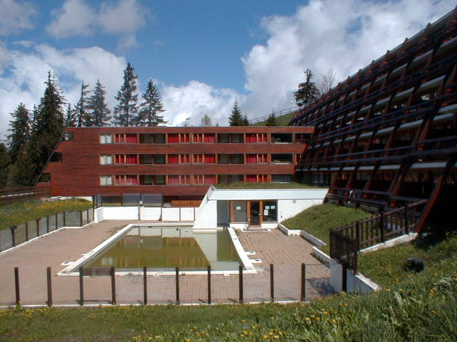 Vue d'ensemble depuis le sud-est.