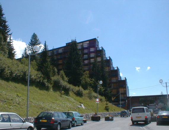 Vue d'ensemble depuis l'est.
