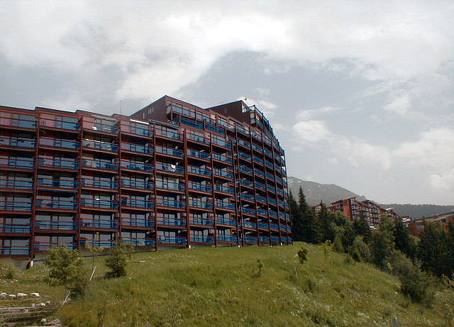 Façade sud vue depuis l'ouest.