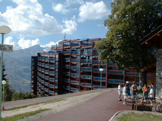 Vue d'ensemble depuis le sud-est.