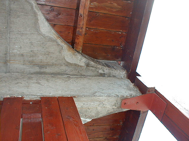 Les terrasses : détail de construction bois-béton.