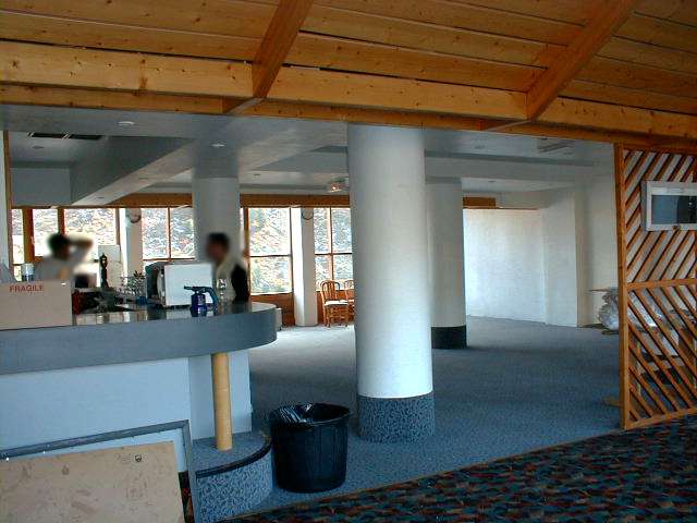 Le bar.