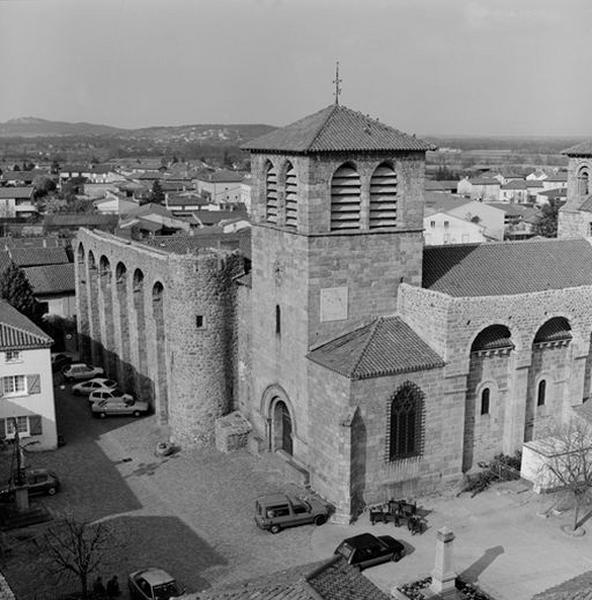 Vue générale de l'église et des bâtiments conventuels depuis le sud-ouest.