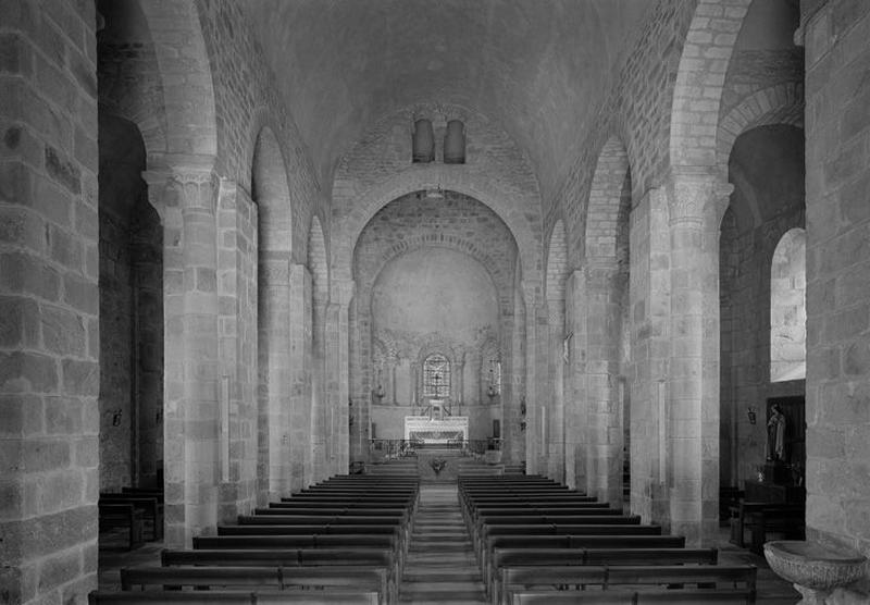 Vue d'ensemble intérieure vers le choeur.